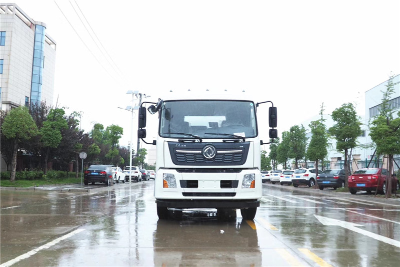 東風天龍后八輪20噸噴霧車，國六綠化噴灑車